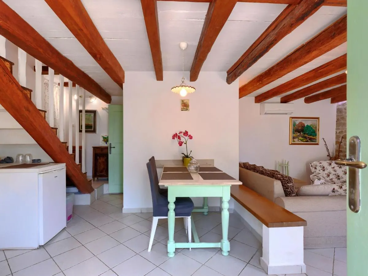Holiday Home Pinia II - Kst127 By Interhome Kastelir