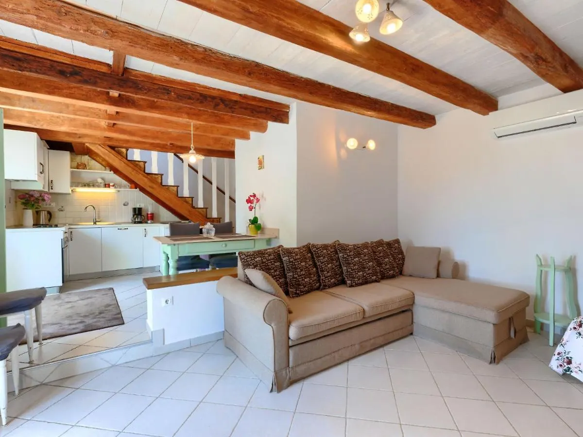 Holiday Home Pinia II - Kst127 By Interhome Kastelir