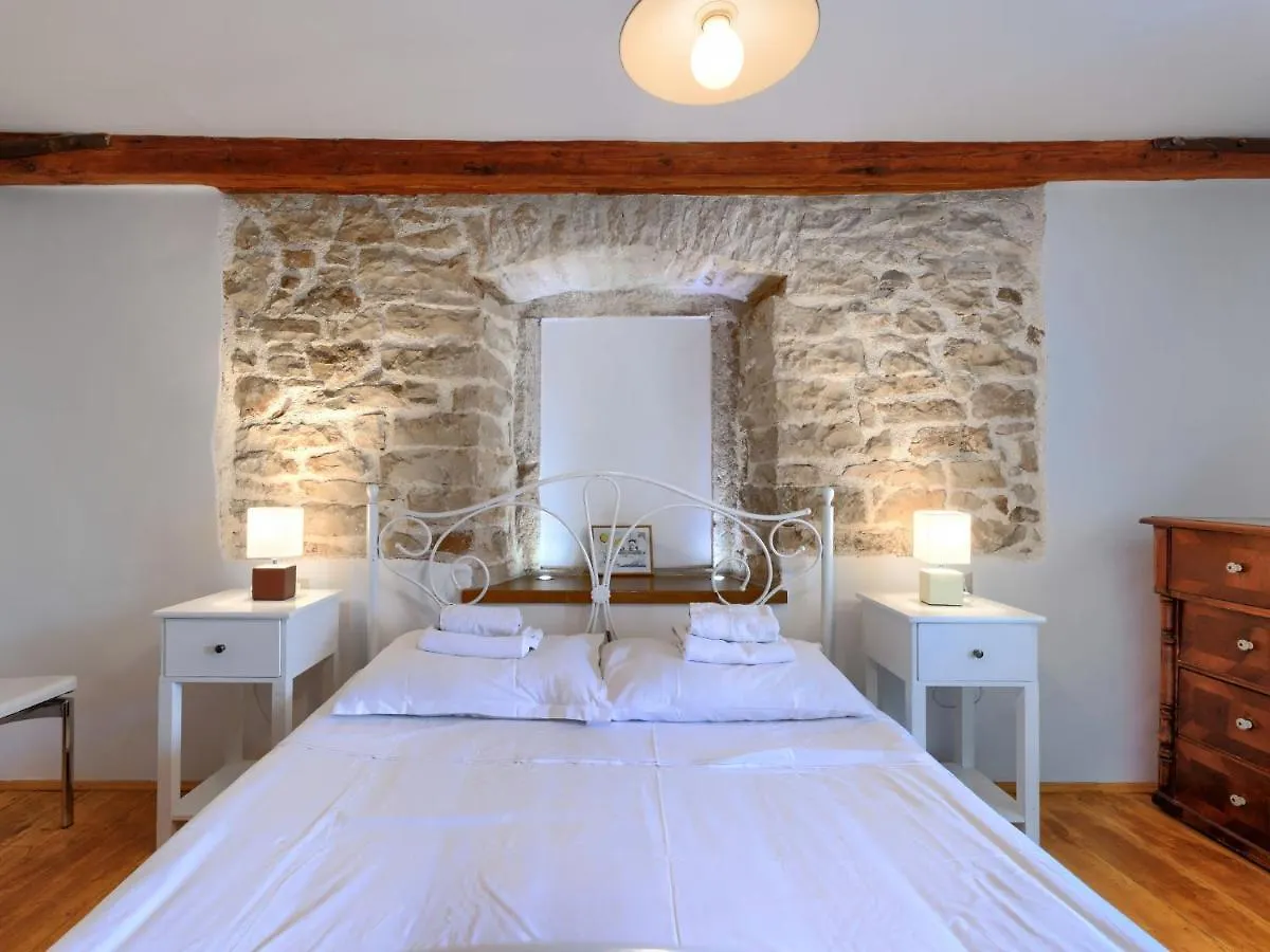 Holiday Home Pinia II - Kst127 By Interhome Kastelir