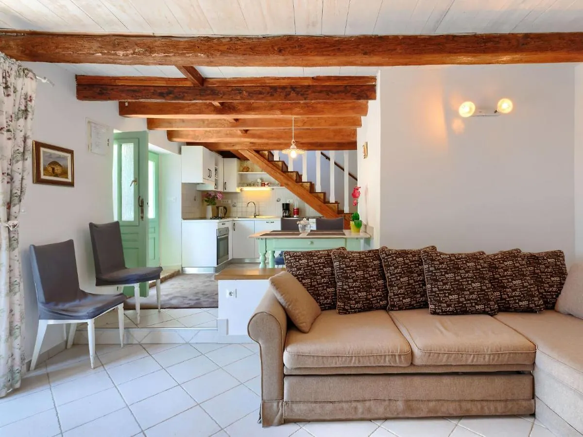 Holiday Home Pinia II - Kst127 By Interhome Kastelir